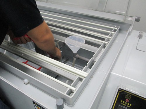 五金材料盐水喷雾试验箱