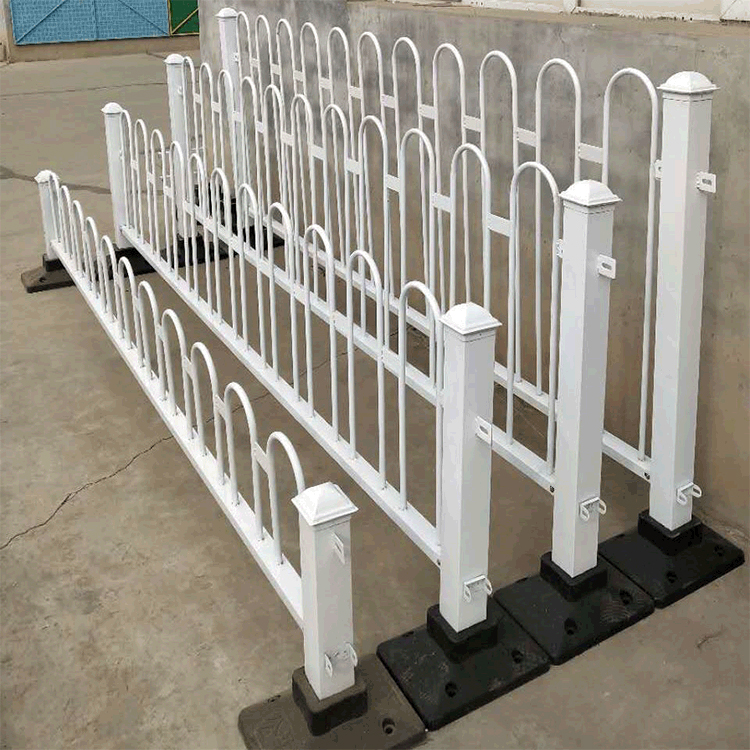 市政道路护栏 人车分流隔离马路中央防撞安全栏杆 停车场围栏