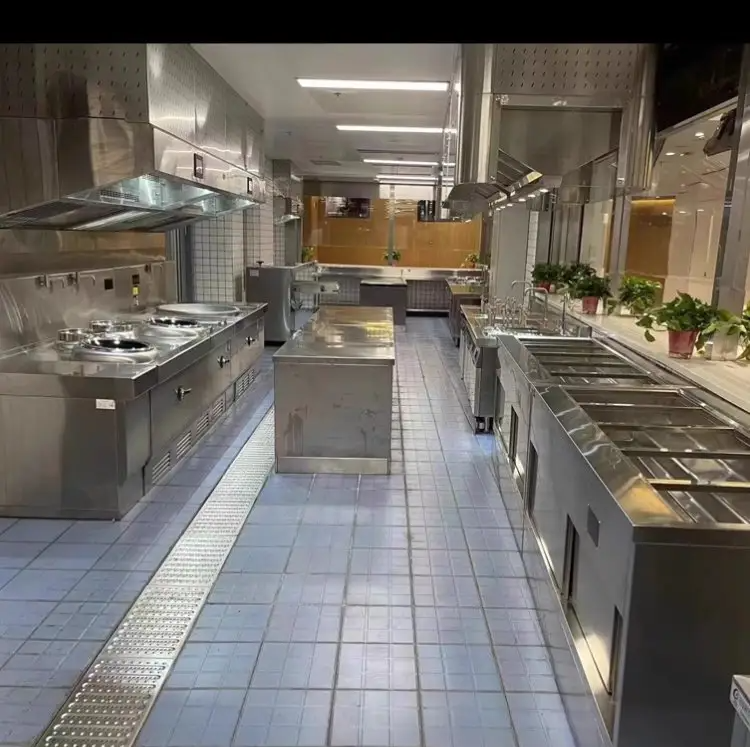 中央厨房设备不锈钢四川商用电磁炉设计气灶餐厅学校厨房设备工作