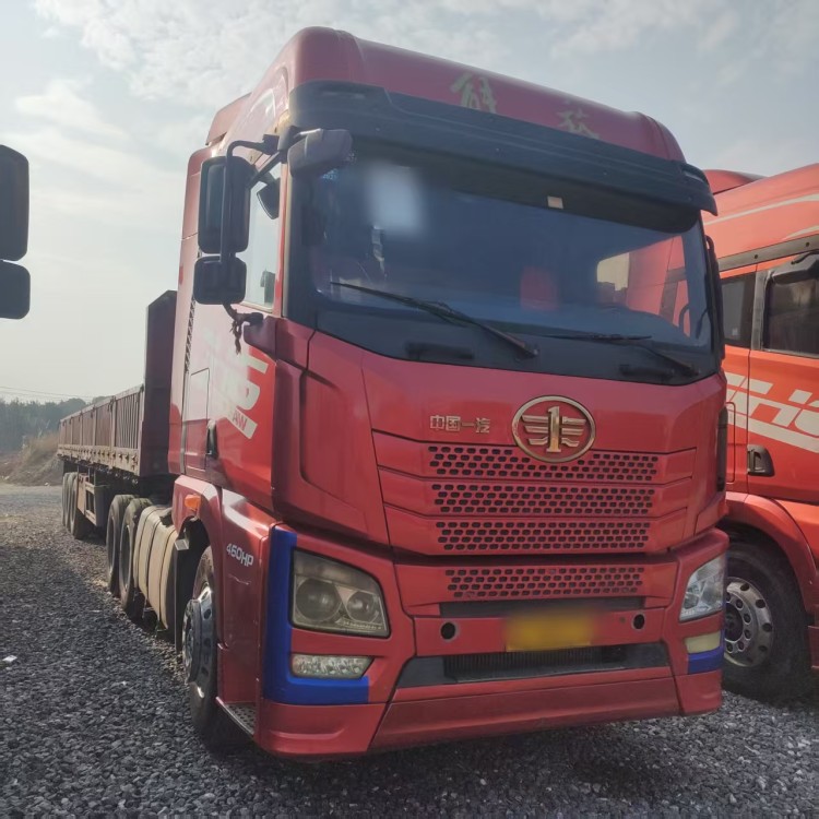 二手牵引车 20年12月上户540马力国五 汕德卡车头