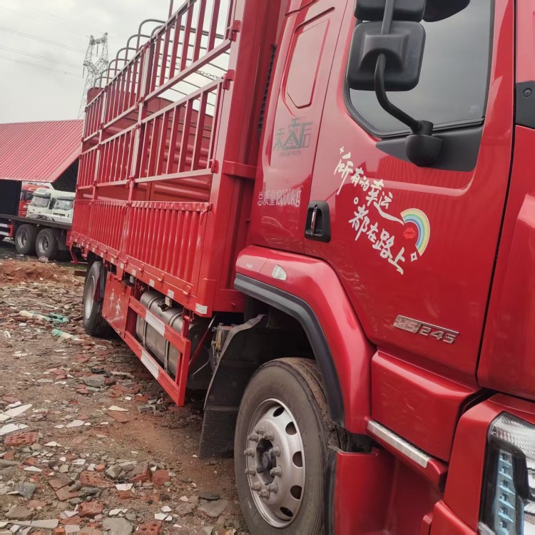 二手货车 东风柳汽乘龙H5 玉柴240马力 6.8米高栏