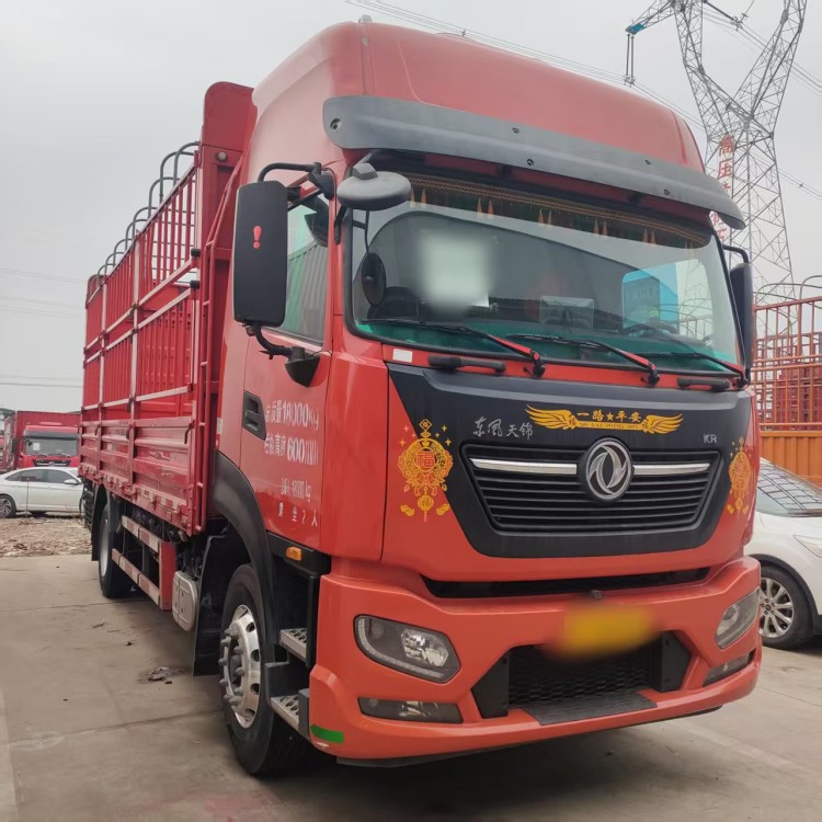 二手柳汽乘龙H5 6.8米高栏载货车 国五排放 240马力 六米八