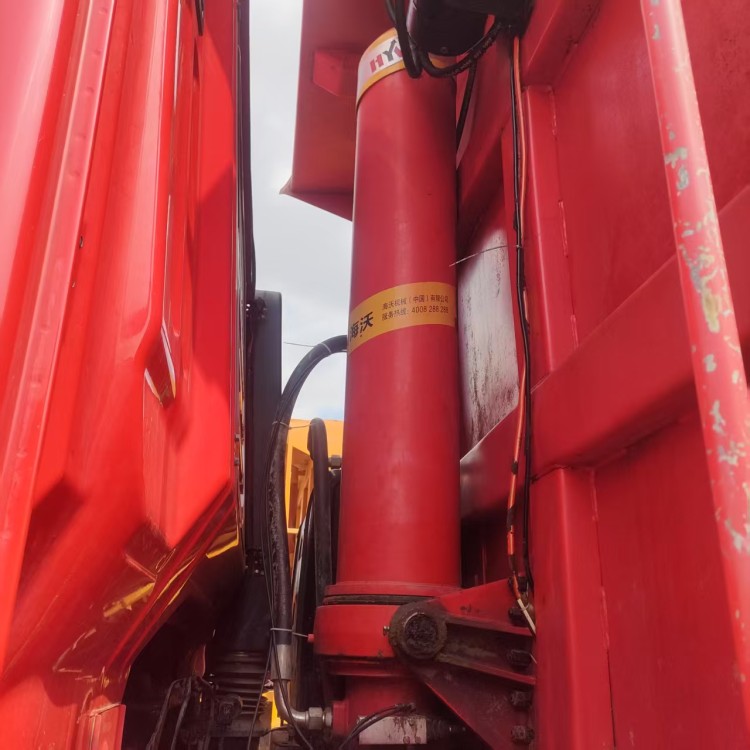 二手东风柳汽乘龙H5 玉柴280马力 前四后八 轻量化自卸车