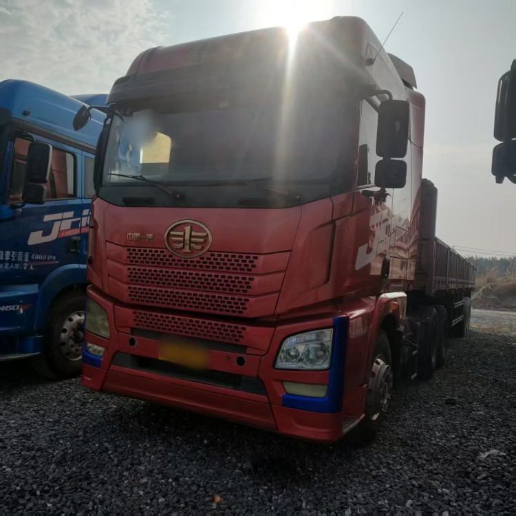 东风柳汽乘龙H7 350马力国五排放 前四后八 大货车