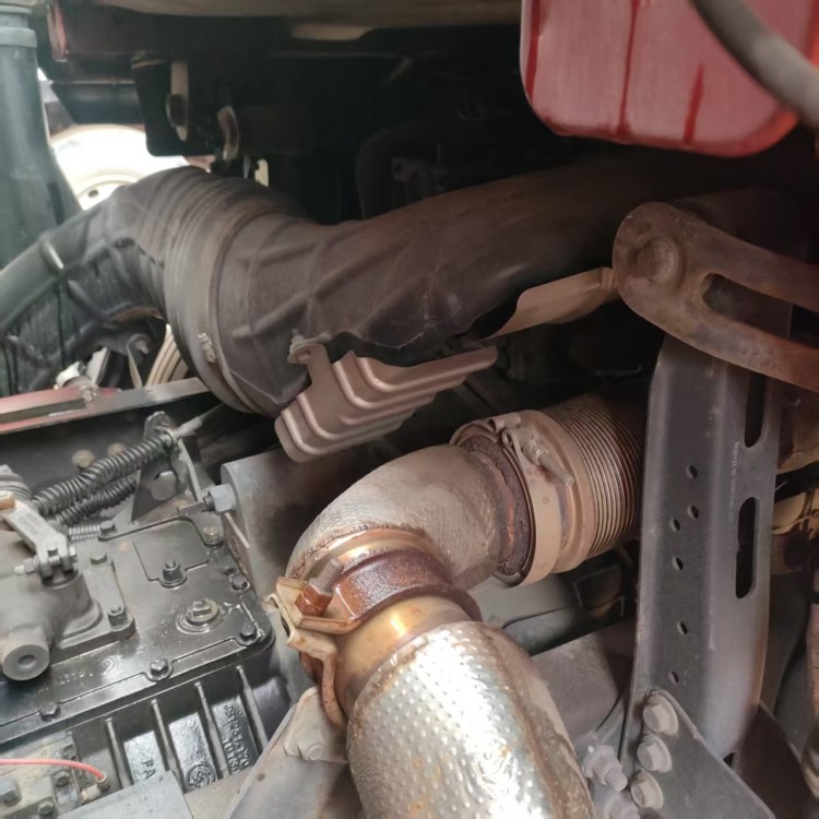 柳汽乘龙M5厢式货车 玉柴270 9.6米前四后四 二手车