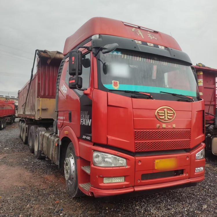 二手半挂车 解放JH6 曼机540国五 13米标箱 牵引车