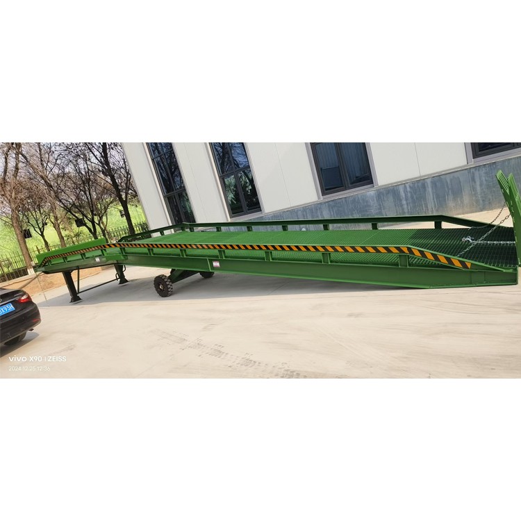 可定制移动登车桥，适配不同装卸需求