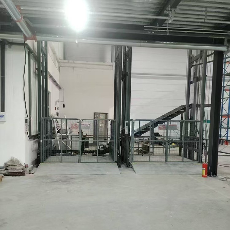 安装便捷迅速，导轨货梯快速投入使用