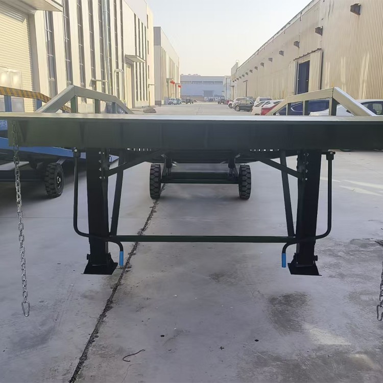 快速对接货车，移动式登车桥提升效率