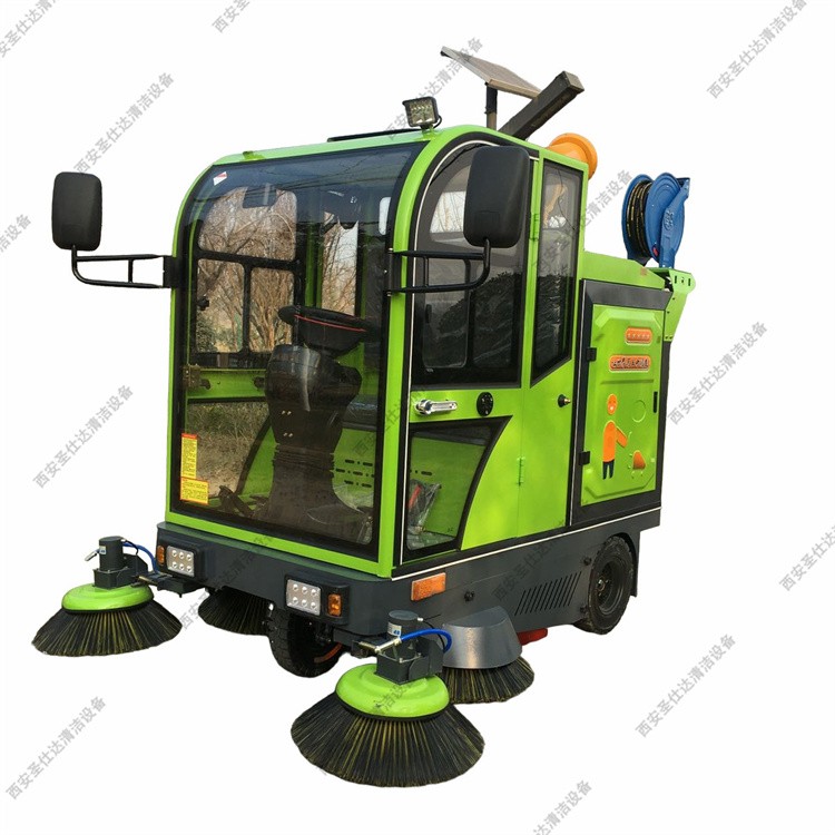 硬核清洁神器！驾驶式扫地车多领域高效作业全攻略