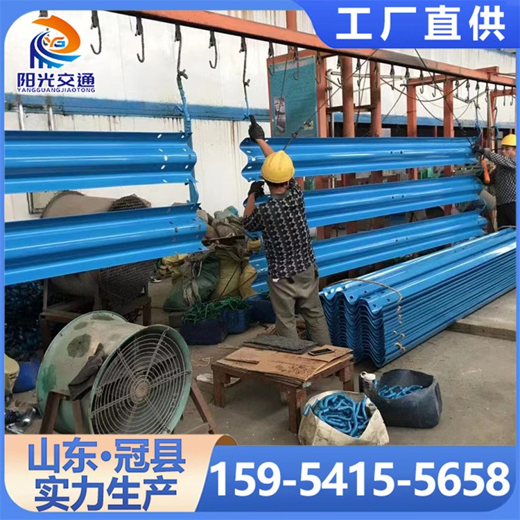 道路隔离护栏 镀锌喷塑高速公路防护栏板