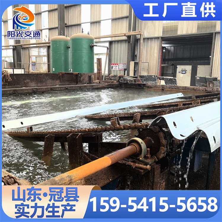 公路波形护栏 乡村道路两侧热镀锌 喷塑二波