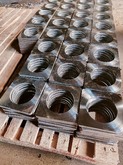 丰安业厂家直供法兰毛坯厂家、冲压异形形件、异形法兰毛坯，冲压圆片，方形法兰盘