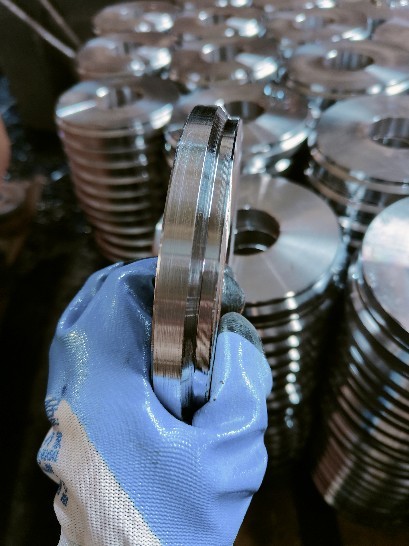 丰安业厂家直供高压法兰，对焊法兰，异型法兰，标准法兰，新标法兰，俄标法兰