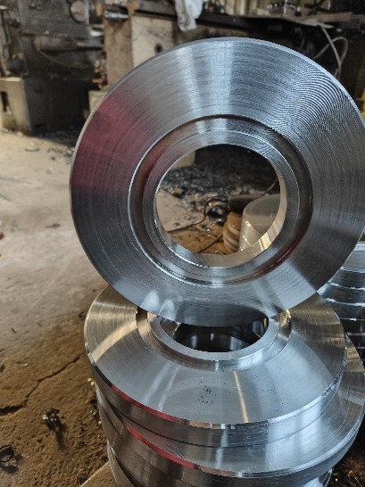 丰安业厂家直供法兰毛坯厂家、冲压异形形件、异形法兰毛坯，冲压圆片，方形法兰盘