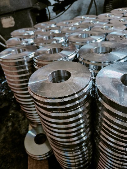 丰安业厂家直供高压法兰，对焊法兰，异型法兰，标准法兰，新标法兰，俄标法兰