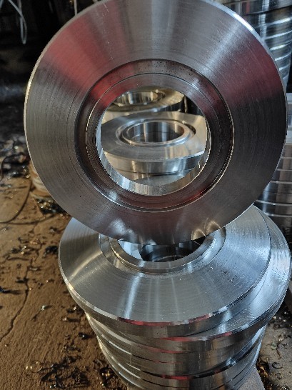 丰安业厂家直供法兰毛坯厂家、冲压异形形件、异形法兰毛坯，冲压圆片，方形法兰盘