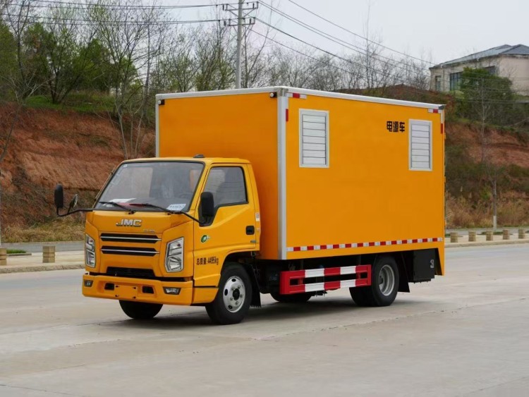 移动应急电源车能够适应各种环境