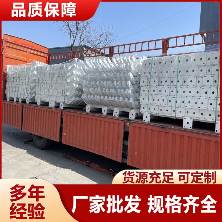 定制水源地护栏网 水库河道安全防护隔离栏 镀锌浸塑防锈