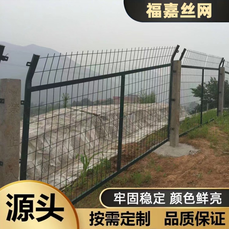 高速铁路防护栅栏  铁路金属网片  铁路金属防护网