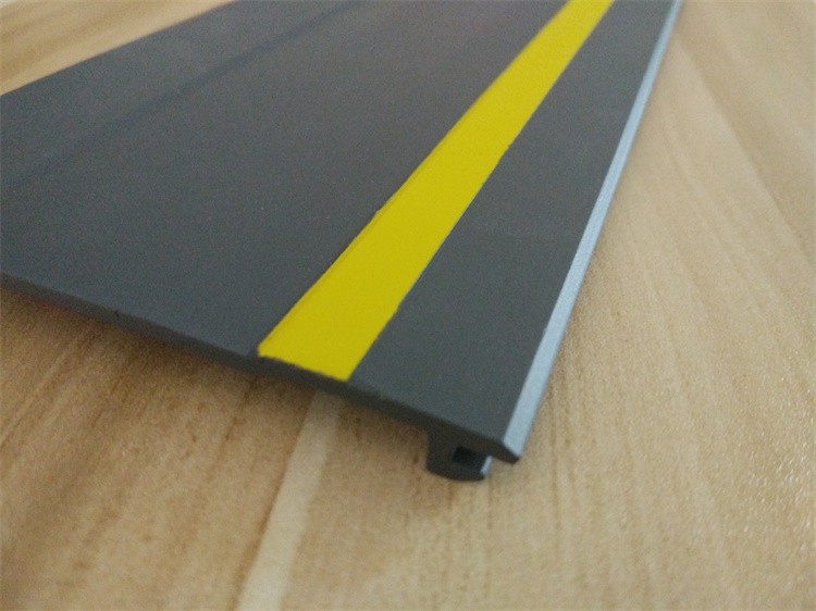 共挤盖板 高质量产品 性能稳定 田实