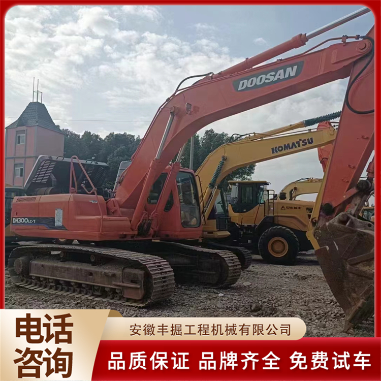 二手斗山300挖机 工程机械家用小型挖掘机 底盘九成新 品质保证
