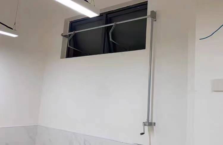 手动曲臂式开窗器上悬平开多扇联动开关窗70度开启