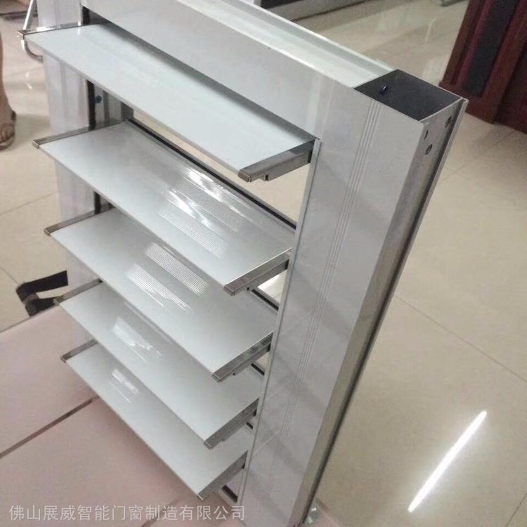 幕墙工程60型百叶窗建筑通风设备铝合金百叶窗手动开窗器锌合金