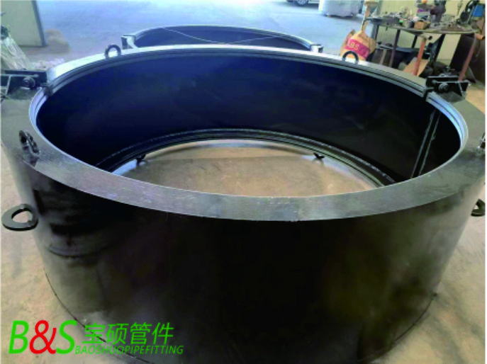 DN2000球墨铸铁管大口径哈夫节宝硕碳钢焊制补漏抱箍管卡