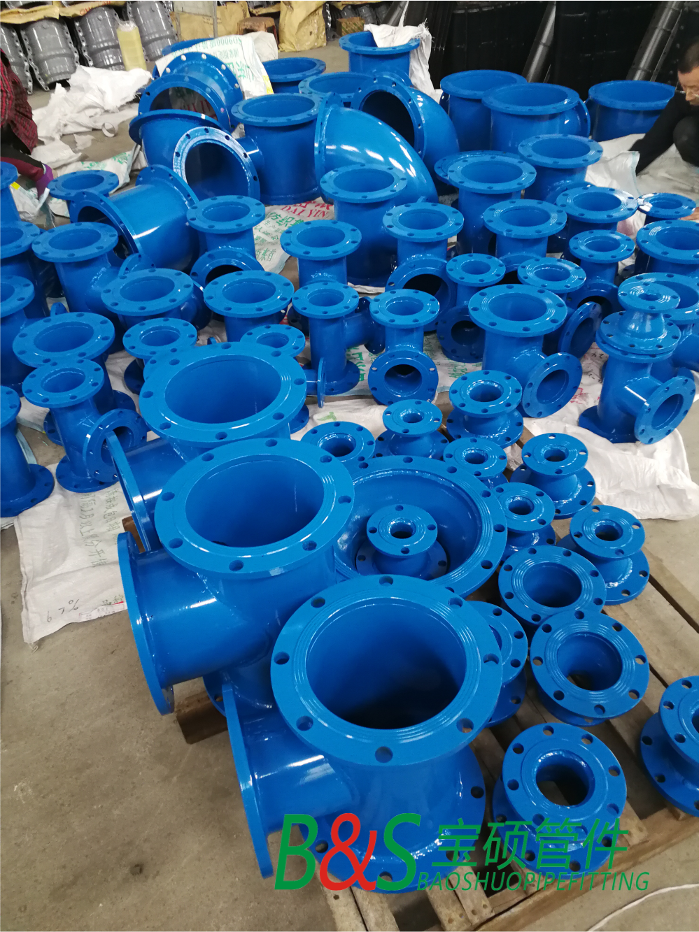 碳钢材质双法兰短管 钢塑三盘三通管件 可定制任意长度规格