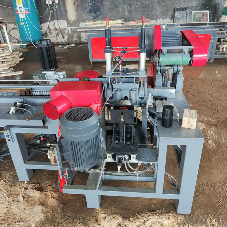 托盘脚墩机 全自动废旧模板胶墩打钉机 数控切墩机 切割一体成型