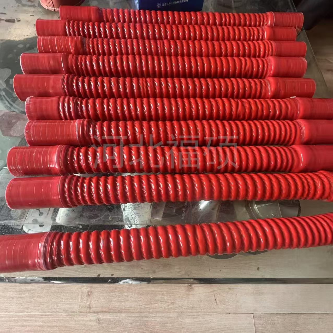 福硕厂家供应 硅胶材质钢丝缠绕伸缩胶管 红色硅胶管