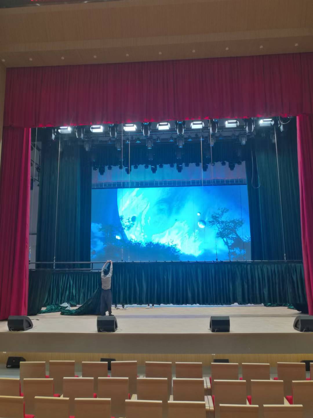 大型舞台幕布 垂坠感好 顺滑无褶皱 剧院会场专用 鑫艺诚