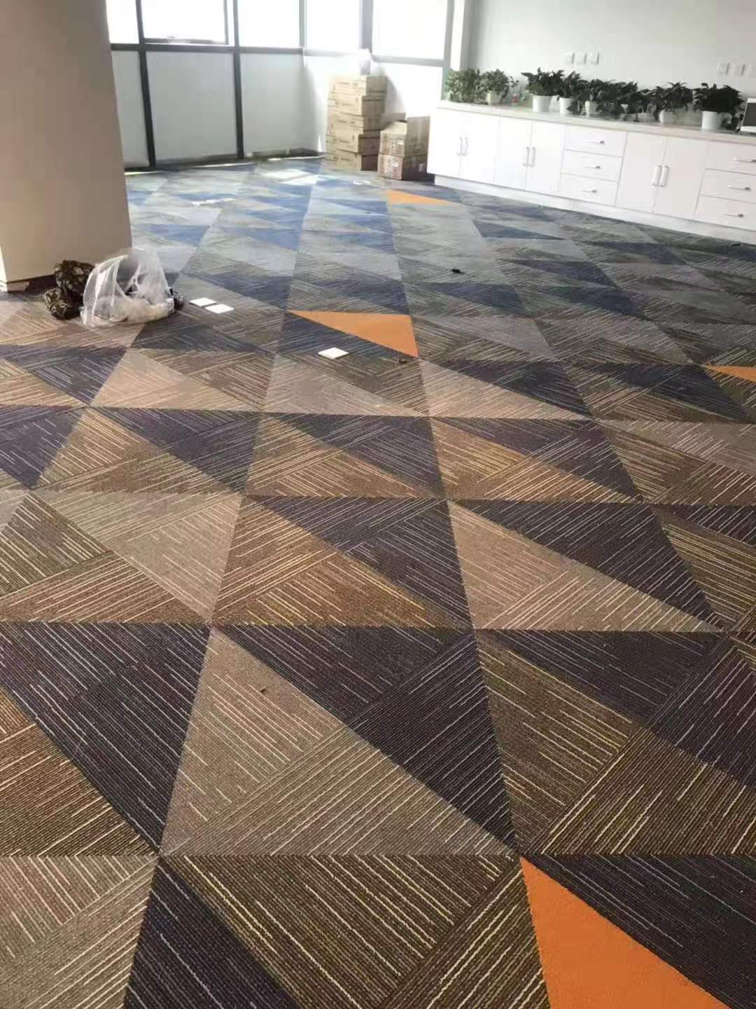 地毯生产厂家 鑫艺诚设计制作 尼龙腈纶羊毛材质 办公室酒店医院