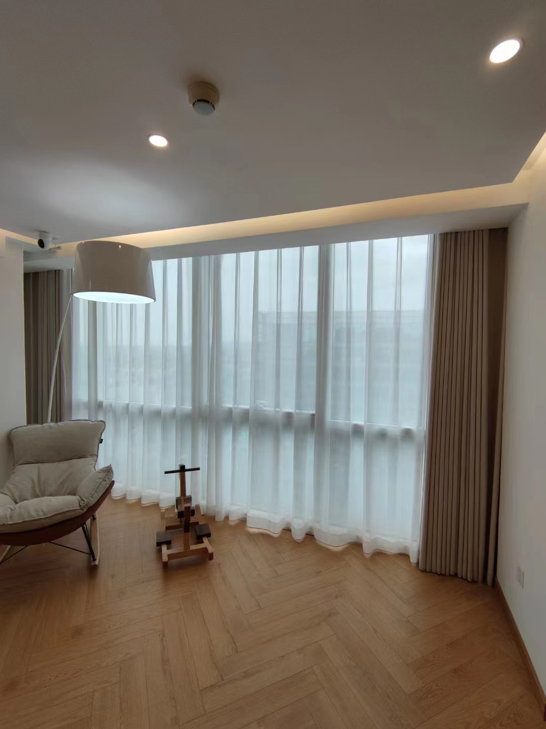 鑫艺诚设计 望京上地定做各种遮光窗帘 聚酯纤维办公室酒店电动卷帘