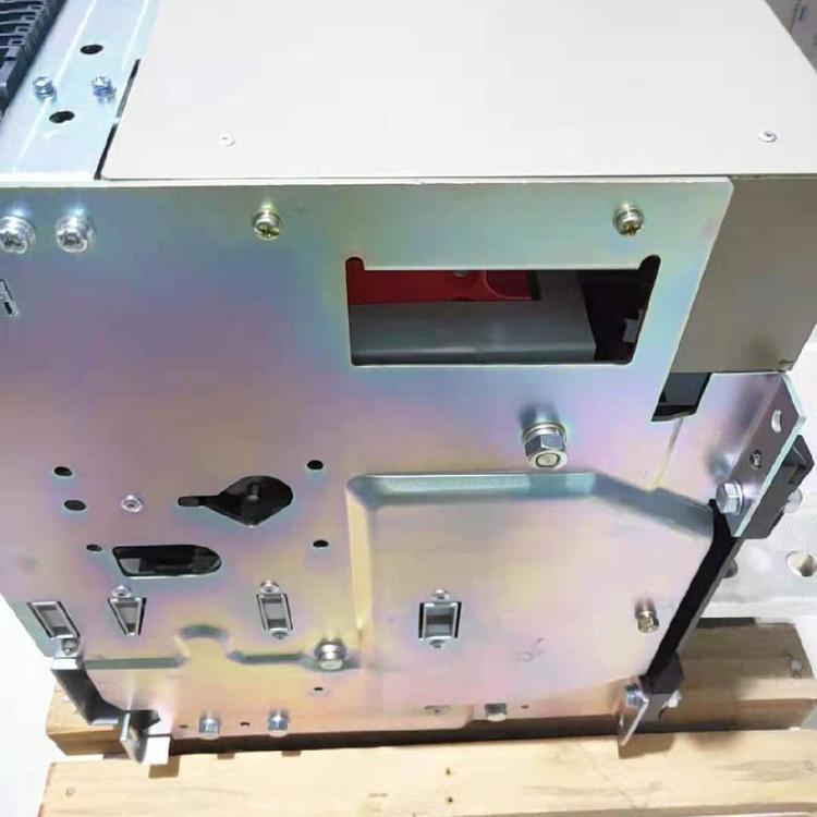 常 熟开关框架断路器cw1 极数3P 电压2500V 壳架电流5000A 代理商 全新