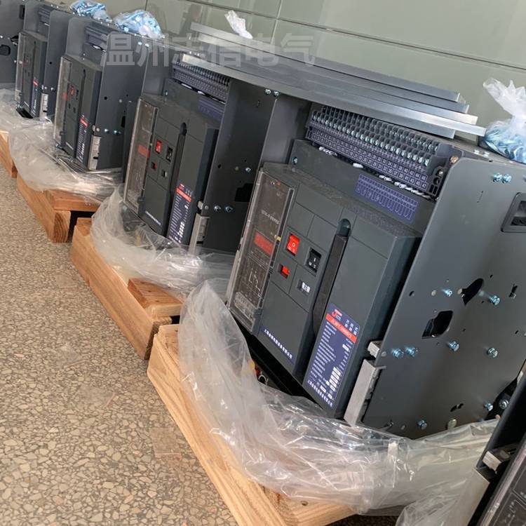 人民电器智能框架断路器RMW1-6300交流1500V 全新