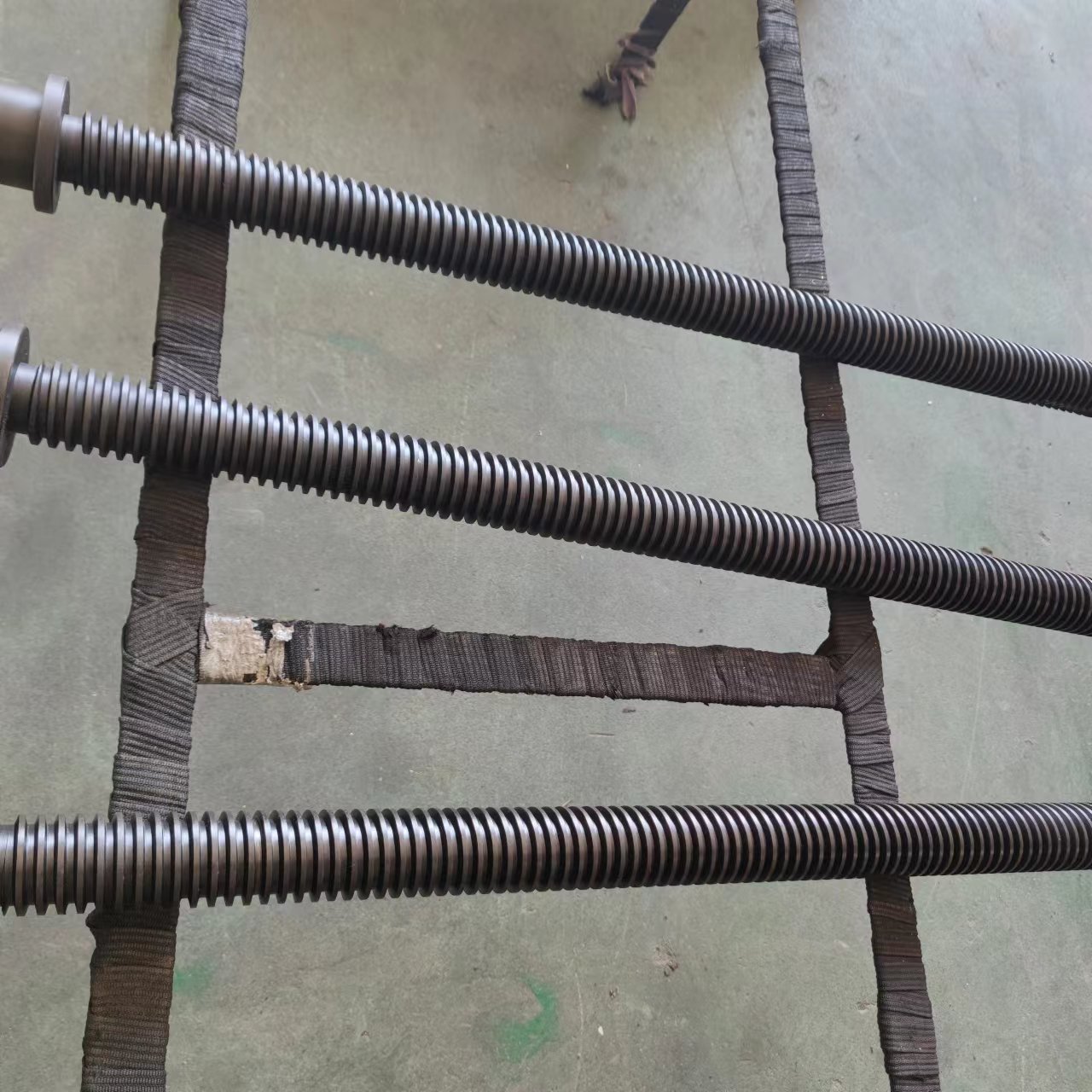 高强度梯形丝杆 45钢铸铁螺母 表面发黑铜本色 支持来图定制