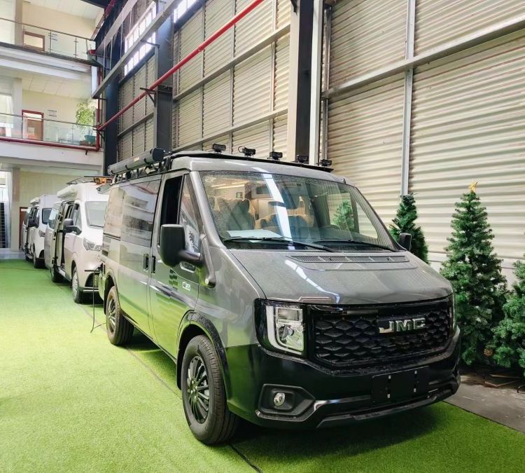 江铃福顺自动挡B型宿营车 适合2到4人出行的小型房车