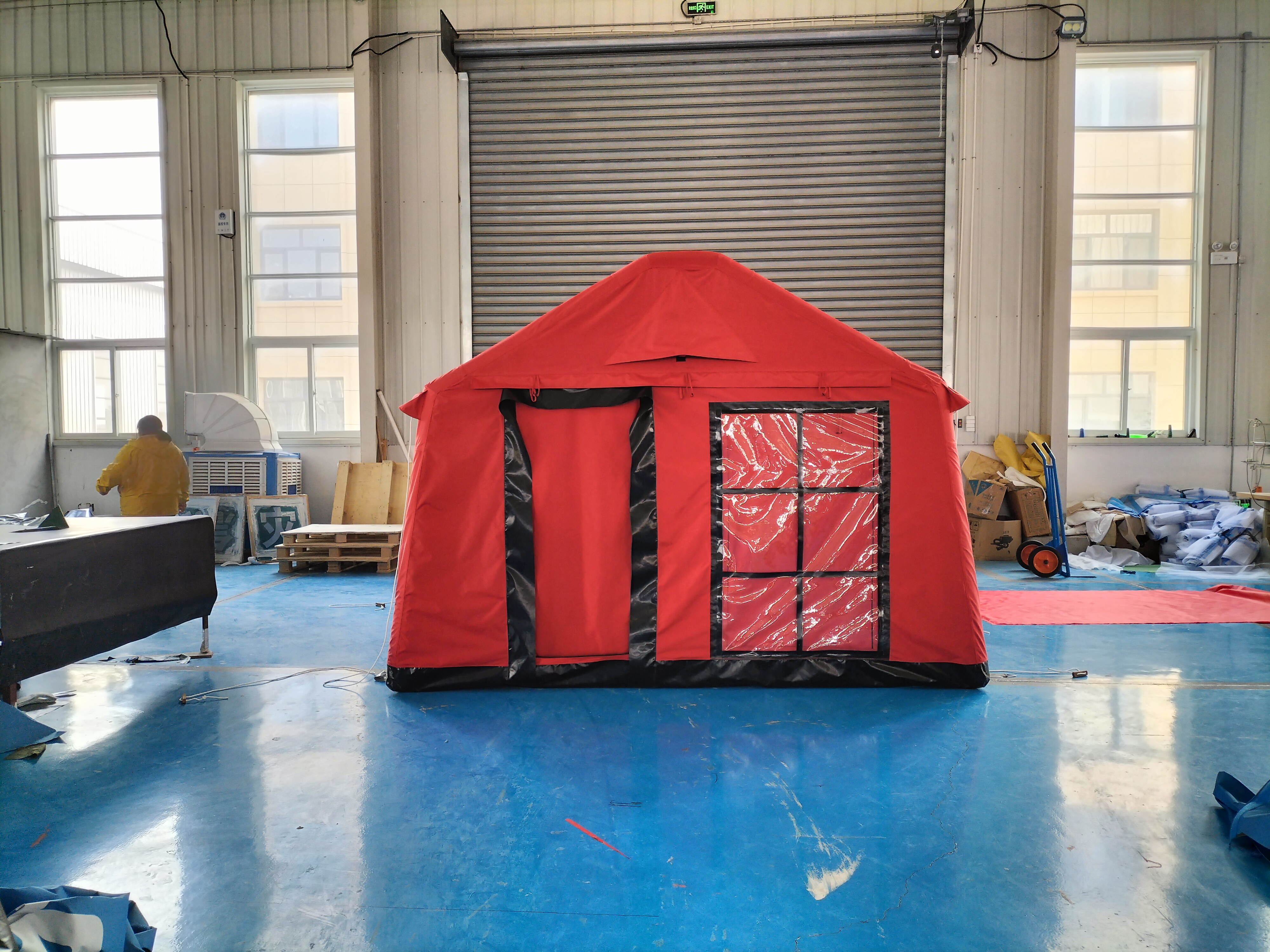 供应大空间免搭建充气帐篷 户外营地露营屋脊帐 野营救灾应急帐篷