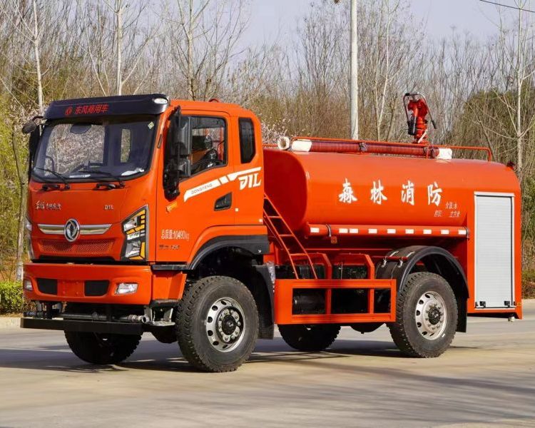 东风D1四驱越野消防洒水车满足森林 山区 林场灭火神器爬坡性能强