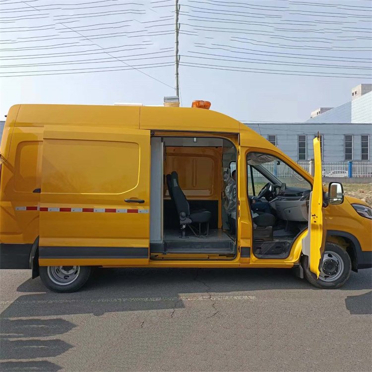 厂家供应大通V80工程救险排涝车 4驱救险车电力通讯抢险车