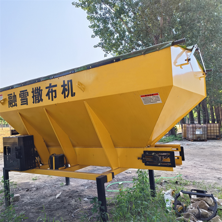融雪撒布车 车载式道路清雪车 高速公路除冰撒盐车