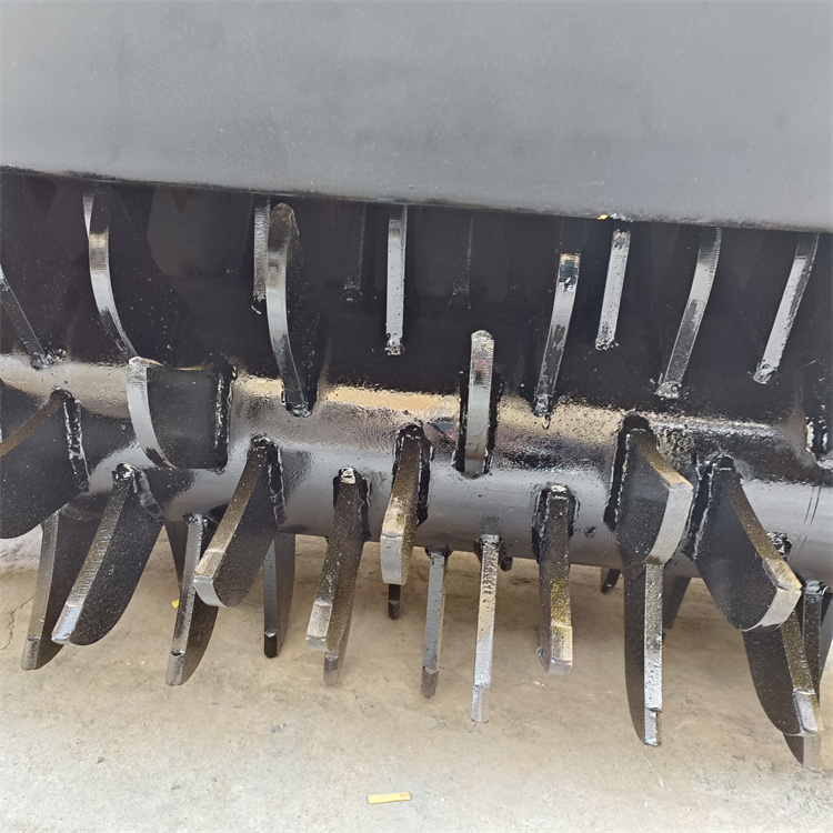 粉树设备 退林还耕打树机视频 加重加强枣树松树破碎机