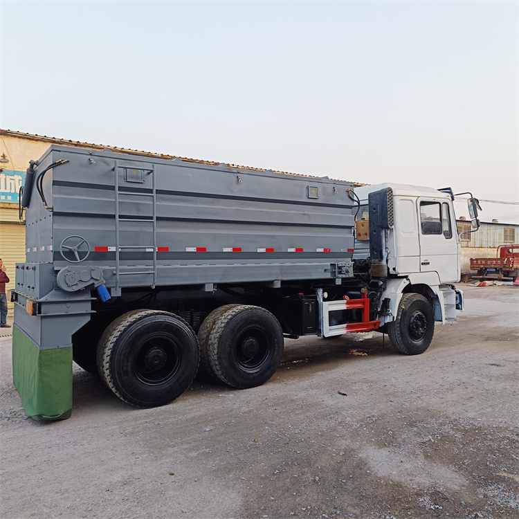 农村修路用撒布车 工程水泥撒灰车 重汽车改装白灰消解灰撒料车