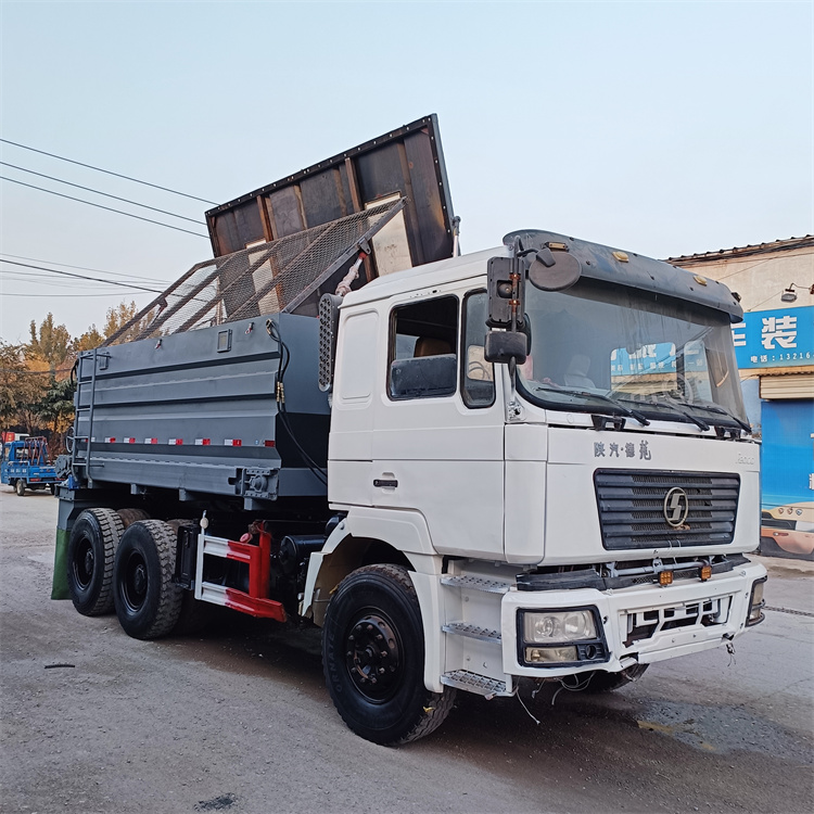 道路修筑水泥撒布车 瑞源白灰消解灰撒灰车 路面翻新撒料车