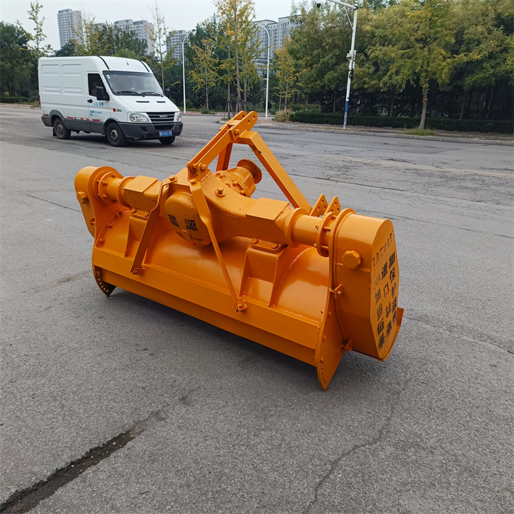 牵引式树根粉碎机 1米树桩破碎机 120型树木打碎机