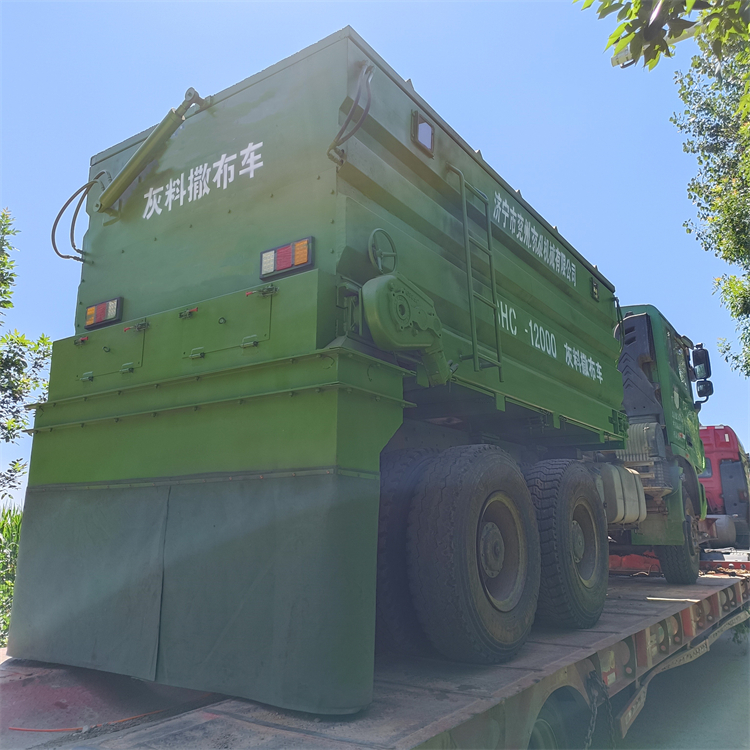 12方公路白灰 撒布均匀 工程铺灰摊铺机 出料可调 固化剂撒布车