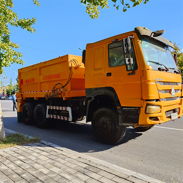 16方水泥撒布车 公路白灰铺灰车 密封无尘撒灰车 瑞源