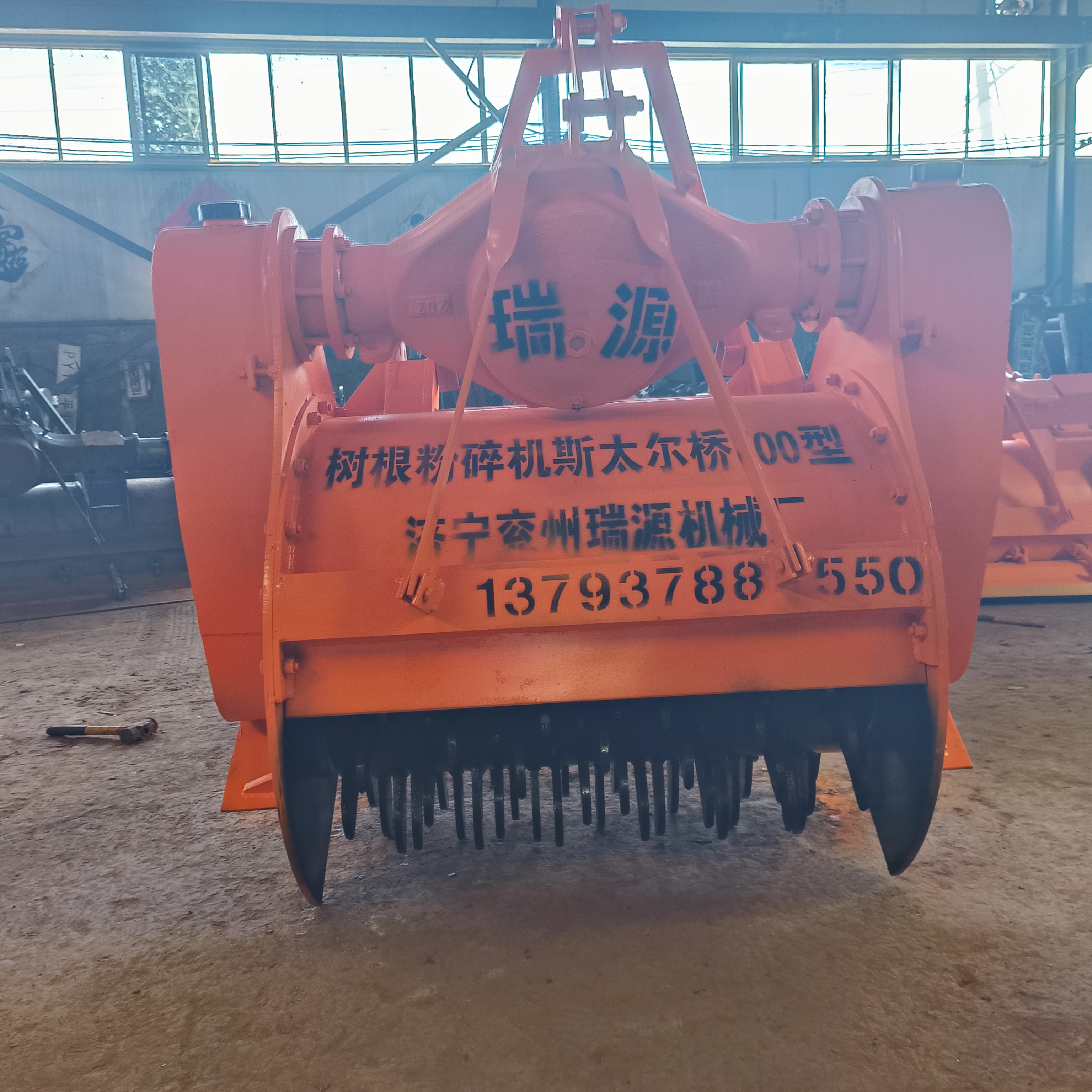 滚筒式白皮松粉碎机 双边传动树根破碎机 种类丰富多样 梨树打碎机